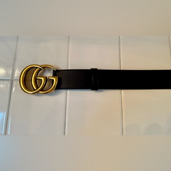Gucci Marmont Black Leather Belt with Gold GG Emblem. Authentic - Picture 3 of 6